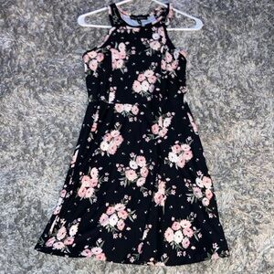 Derek heart med flowered dress